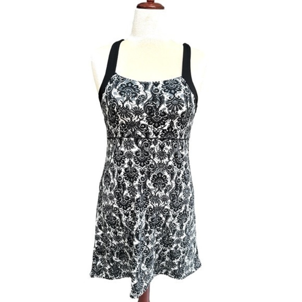 SOYBU Black White Floral Paisley Sporty Twist Back Casual Athletic Dress
